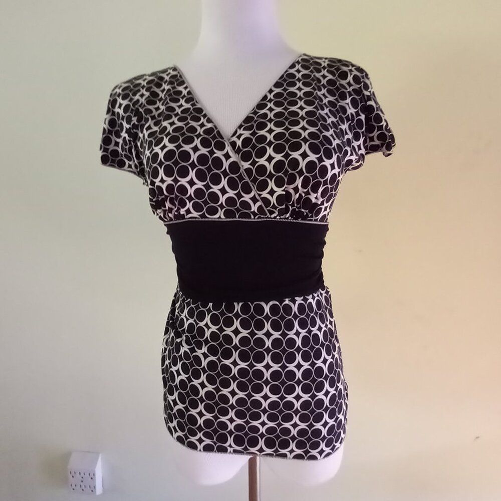 Studio M Black and White Top Size XS